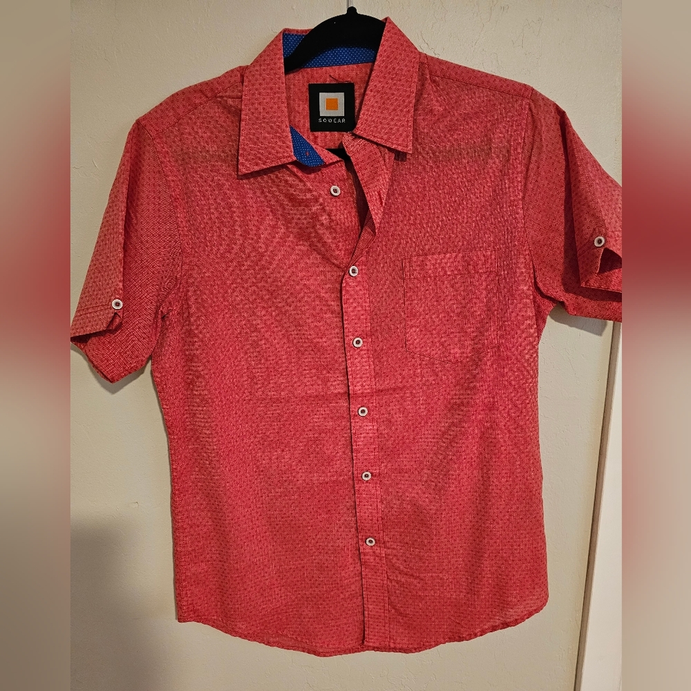 Red SQ wear short sleeve button up